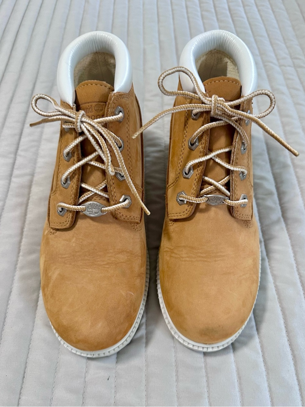 Timberland Women's Nellie Chukka Waterproof Ankle Boots Wheat White Trim 8 - Picture 2 of 6